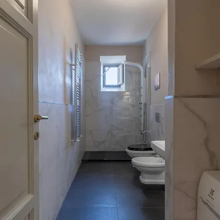 Apartamento Charming 2 Bedroom In *