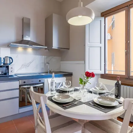 Apartamento Charming 2 Bedroom In